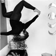 Profesora de yoga online para todas las edades